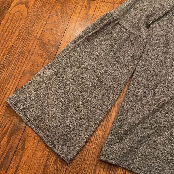 H by Halston Grey Bell Sleeve Top - Picture 3 of 4